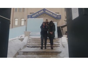 Girdikleri ikametteki şahısları darp edip paralarını gasp eden 3 kişi tutuklandı