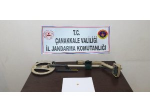 Gelibolu’da tarihî eser arayan şahıs dedektörle yakalandı