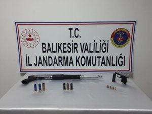Asker eğlencesinde havaya ateş açan 2 kişi yakalandı