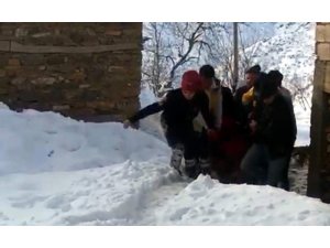 Siirt’te ekipler hasta kadın için seferber oldu