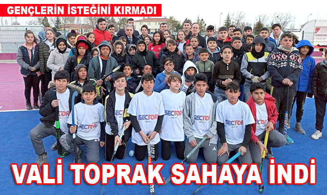 Vali Toprak sahaya indi, şut çalışmasına katıldı