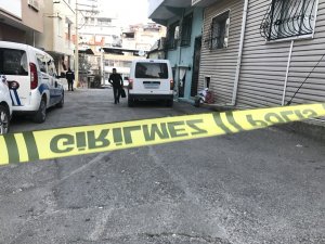 GÜNCELLEME - İzmir'de eski eşi tarafından darbedilip tüfekle vurulan kadın öldü