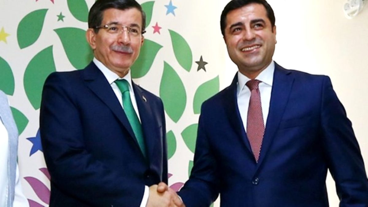 Gelecek Partisi Genel Başkanı Ahmet Davutoğlu: Demirtaş'ın tutuklu olmasını onaylamıyoruz!