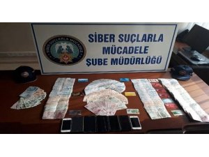 Polis, Kars merkezli 5 ilde 23 adrese operasyon düzenledi