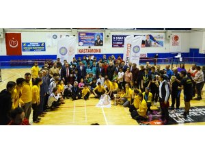 İşitme Engelliler Badminton Türkiye Şampiyonası sona erdi