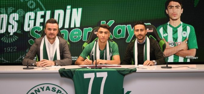 Konyaspor, U17 milli oyuncusu Şener Kaya ile sözleşme imzaladı