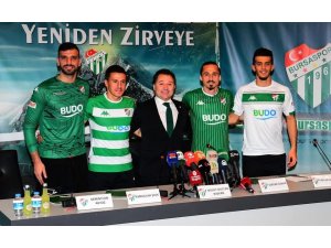 Bursaspor’da dörtlü imza