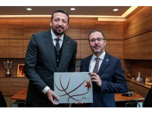Bakan Kasapoğlu, TBF Başkanı Hidayet Türkoğlu’nu ziyaret etti