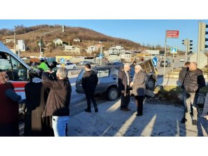 D-100 karayolunda iki araç çarpıştı: 5 yaralı