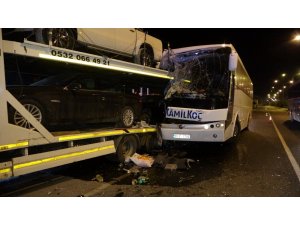 Uşak’ta yolcu otobüsü kaza yaptı: 3’ü ağır 13 yaralı
