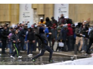 Lübnan’da göstericiler yeni hükümeti protesto etti