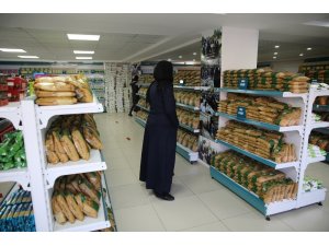 Sosyal market kapılarını vatandaşlara açtı