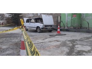 Akaryakıt istasyonunda gaz alan araç patladı, sürücü yaralandı