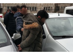 “Adın FETÖ’ye karıştı" deyip evdeki para ve altınları alan sahte polisler tutuklandı