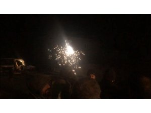 Elektrik kabloları havai fişek gibi patladı