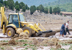 Yaralar sarılmaya başlandı