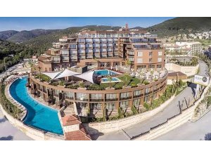 Kuşadası’nda 5 yıldızlı otel icralık oldu