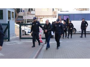 Ezine’de evinde ölü bulunan yaşlı adam ile ilgili cinayet şüphesi