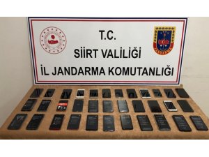 Siirt’te 34 adet kaçak cep telefonu ele geçirildi