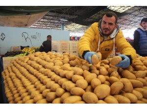 Denizli’de soğuk havalar semt pazarlarının iş potansiyelini olumsuz etkiledi