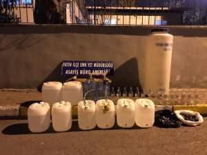 Fatih’te sahte alkol imalathanesine baskın: 2 gözaltı