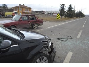 Tavşanlı’da trafik kazası: 3 yaralı
