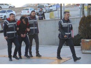 Kadınların telefonlarını alıp kaçan şüpheli yakalandı