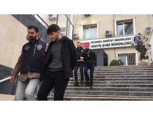 Soydukları evin lambaları yandı, hırsızların umrunda bile olmadı