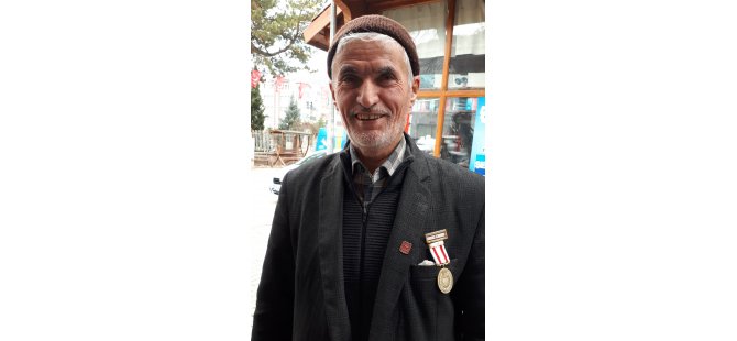 Kıbrıs gazisinin madalya sevinci