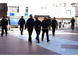 Dini nikahlı eşini av tüfeğiyle öldüren zanlı adliyeye sevk edildi