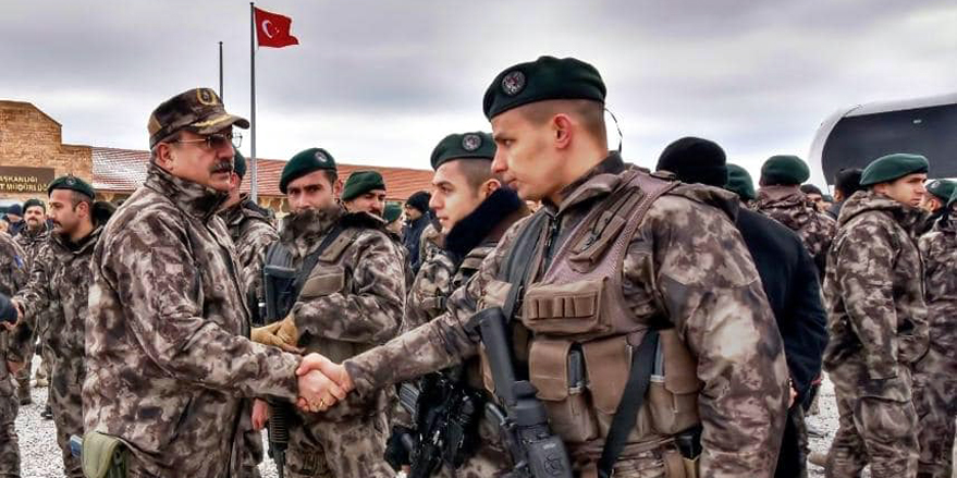 Özel harekat polisleri Barış Pınarı Harekatı bölgesine uğurlandı