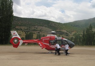 Hava ambulansıyla sevk edildi