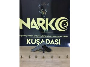 Kuşadası’nda ruhsatsız silahla yakalanan kişi gözaltı alındı