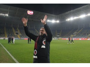 Hamza Hamzaoğlu: “Zor da olsa 1 gol bulduk ve maçı kazandık”