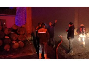 Kereste atölyesinde yağın çıktı