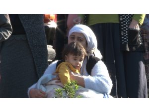Fatih’te 3 katlı bina alev alev yandı