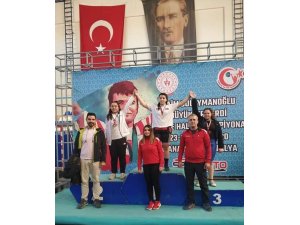 14 yaşındaki Fatma Gül’den büyükler şampiyonasında Türkiye rekoru