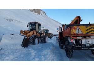 Van-Bahçesaray yolu ulaşıma açıldı