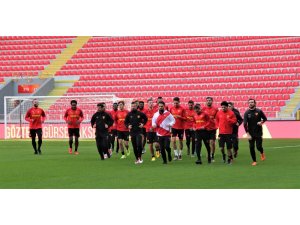Göztepe, yeni stadında ilk antrenmanını yaptı
