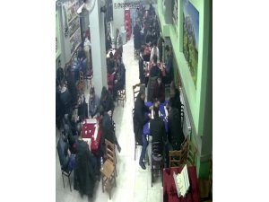 Deprem korkusunu kahvehanede yaşadılar
