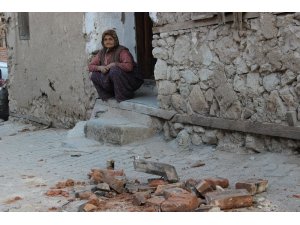 Manisa beşik gibi sallanmaya devam ediyor