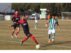 Seyircisiz maçtan gol sesi çıkmadı
