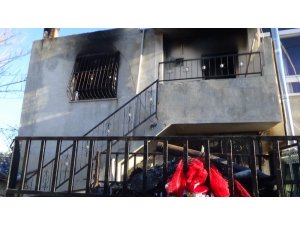 Sobadan çıkan kıvılcım evi yaktı