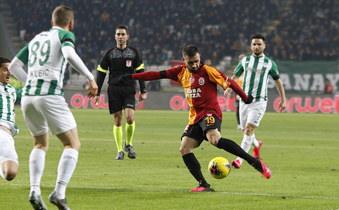 Konyaspor: 0 - Galatasaray: 2 (İlk yarı)