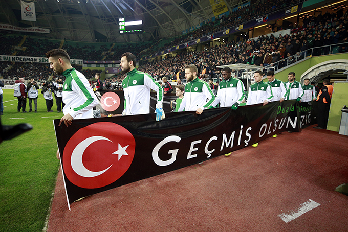 Konyaspor - Galatasaray maçında anlamlı pankart