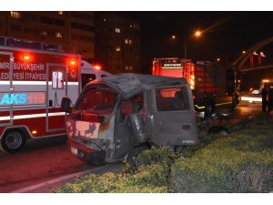İzmir’de zincirleme kaza: 2’si ağır 3 yaralı