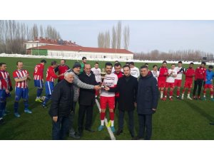 Çavdarhisarspor şampiyonluk kupasını aldı
