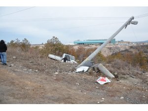 Elektrik direği hayat kurtardı