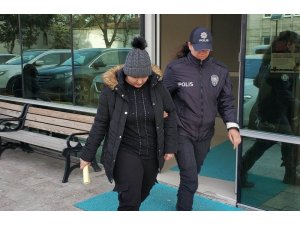 Iraklı kız hırsızlık yaparken yine yakalandı, yine serbest bırakıldı