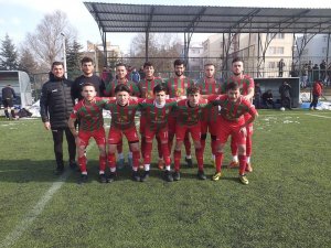 8 sarı, 2 kırmızı kartın çıktığı maçın kazananı olmadı
